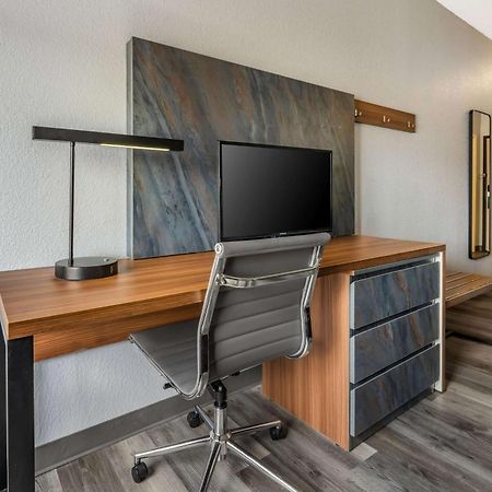 Quality Inn & Suites Manhattan Esterno foto