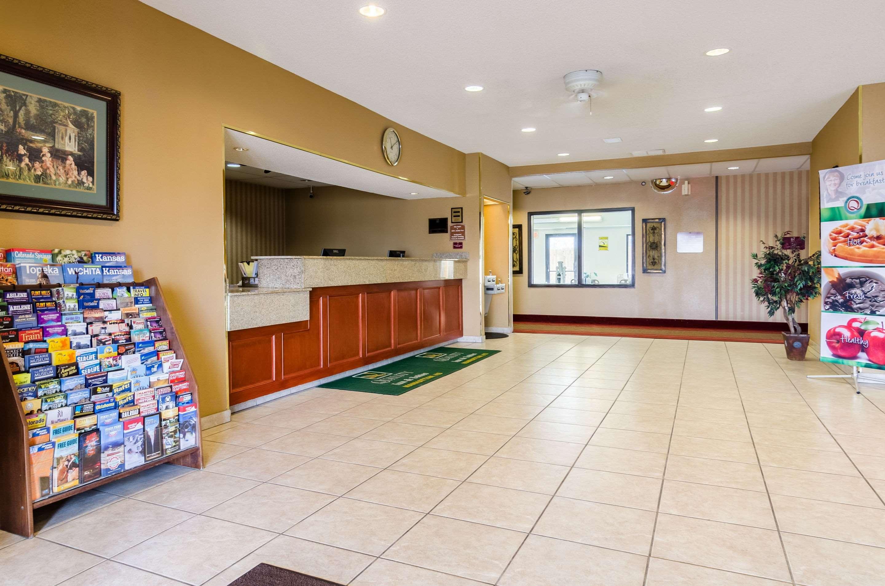 Quality Inn & Suites Manhattan Esterno foto
