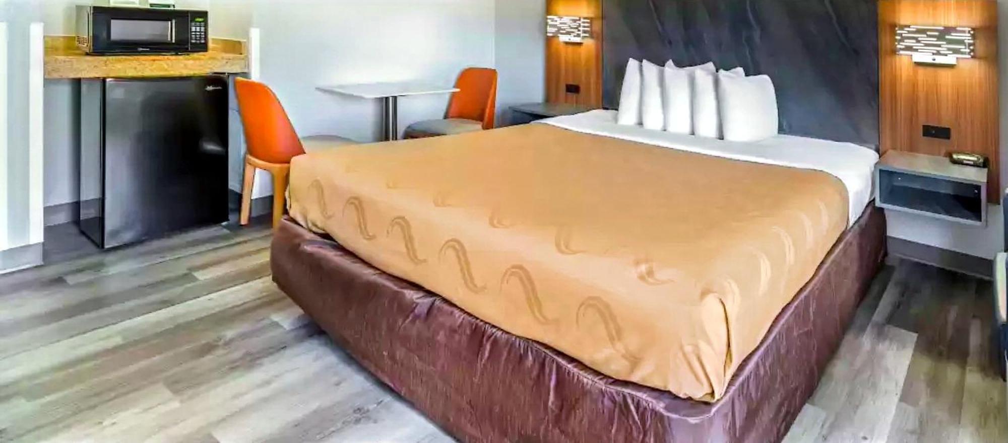 Quality Inn & Suites Manhattan Esterno foto