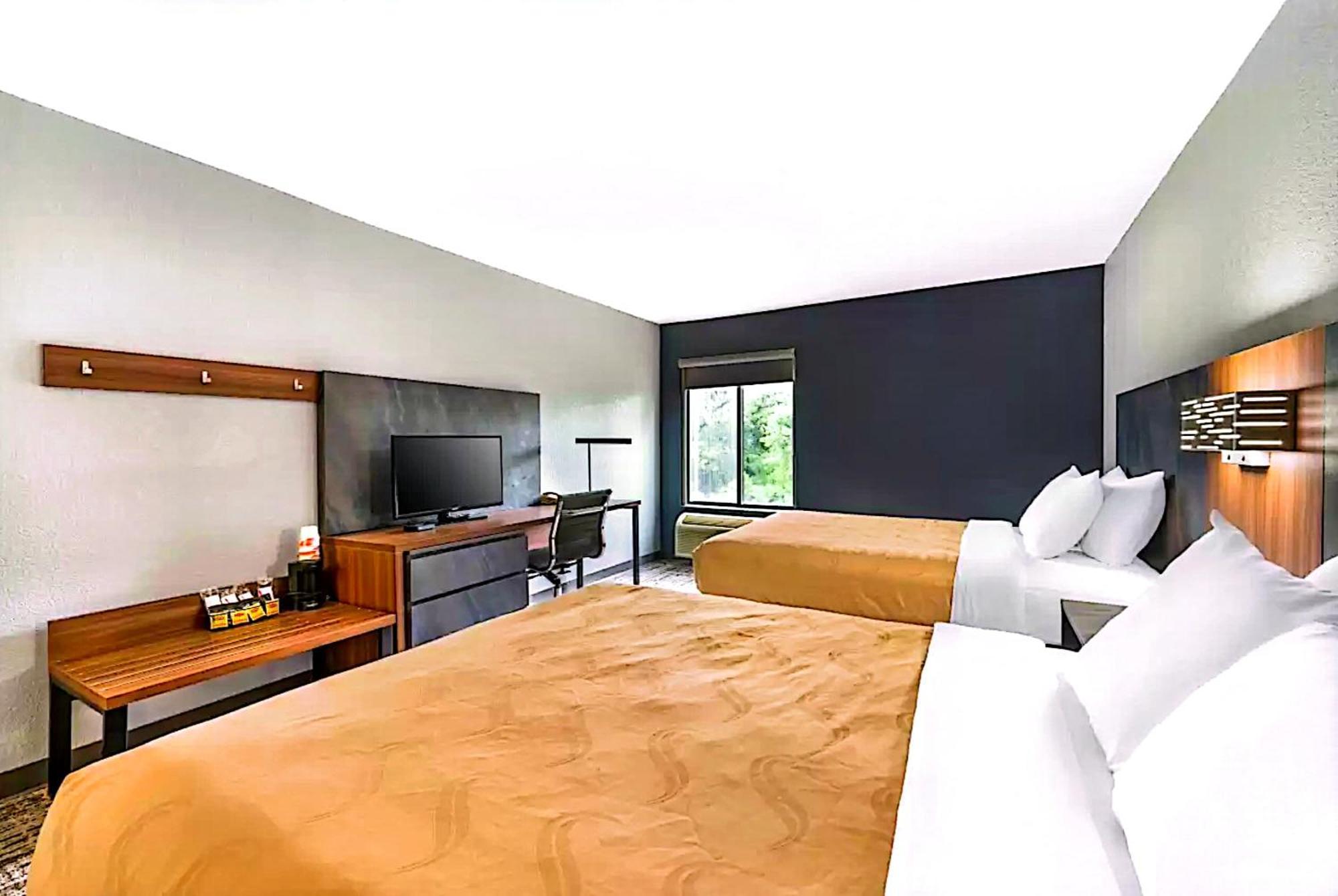 Quality Inn & Suites Manhattan Esterno foto