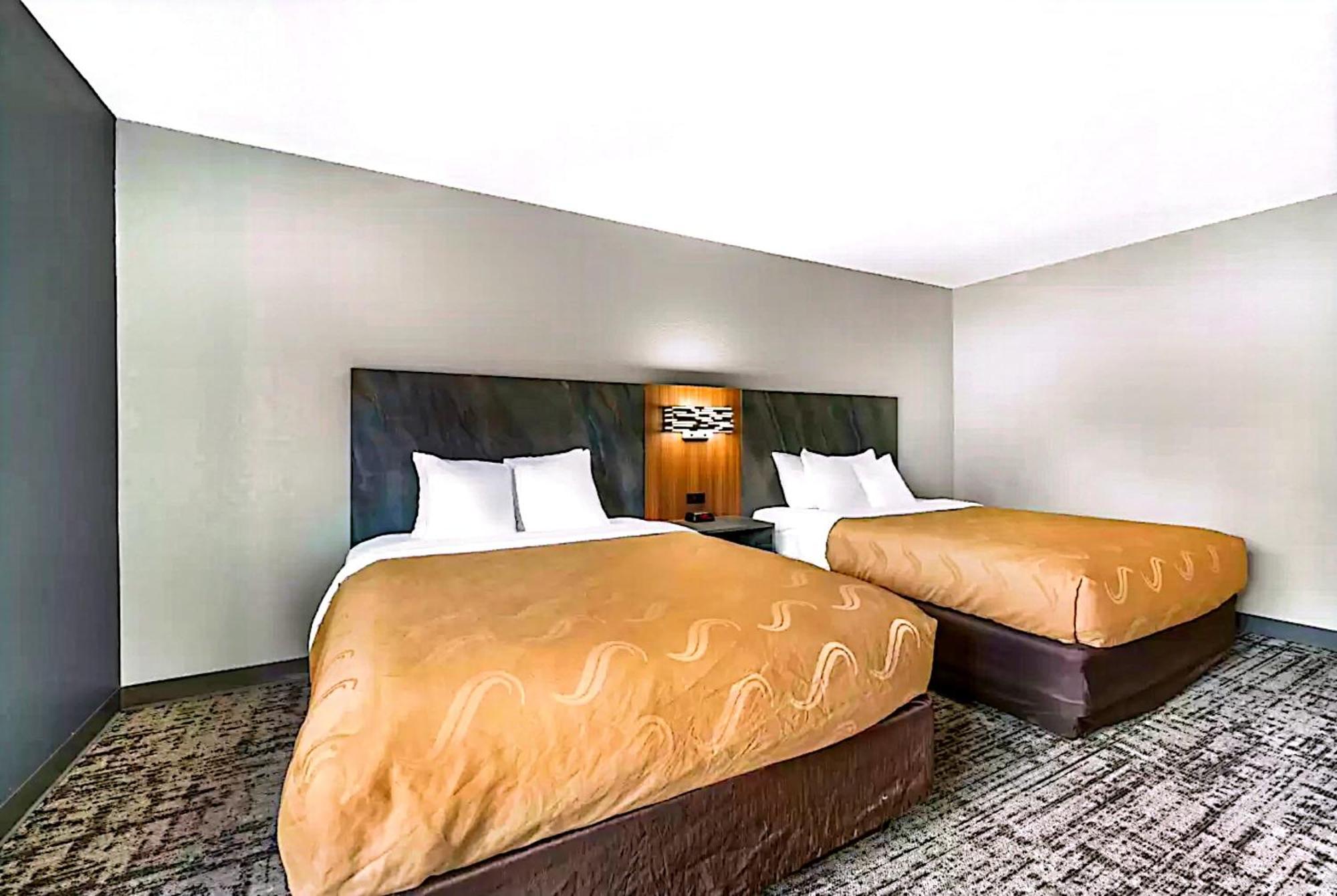 Quality Inn & Suites Manhattan Esterno foto