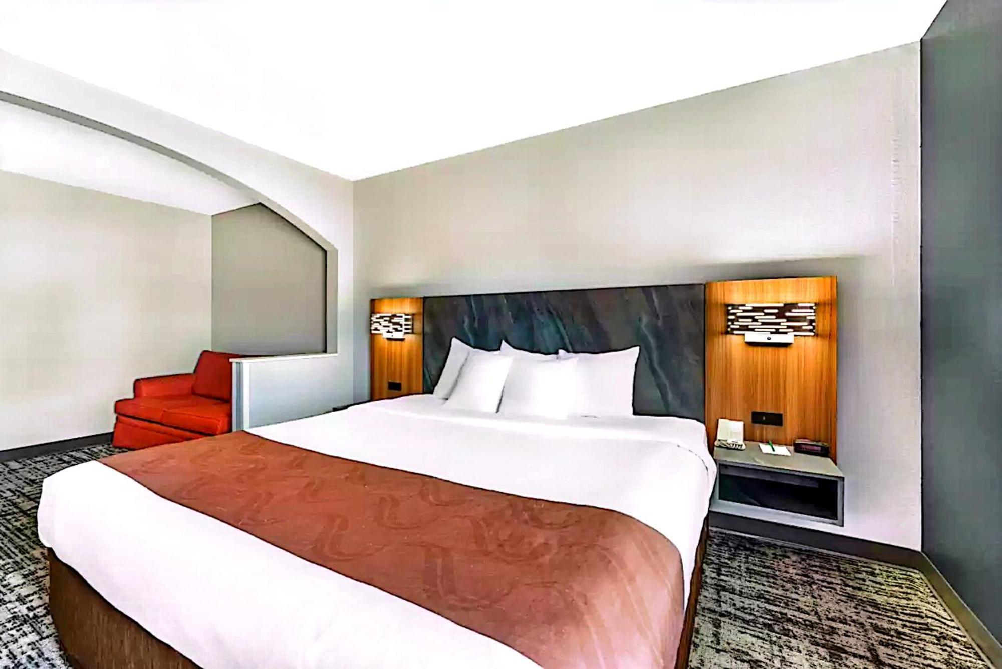 Quality Inn & Suites Manhattan Esterno foto