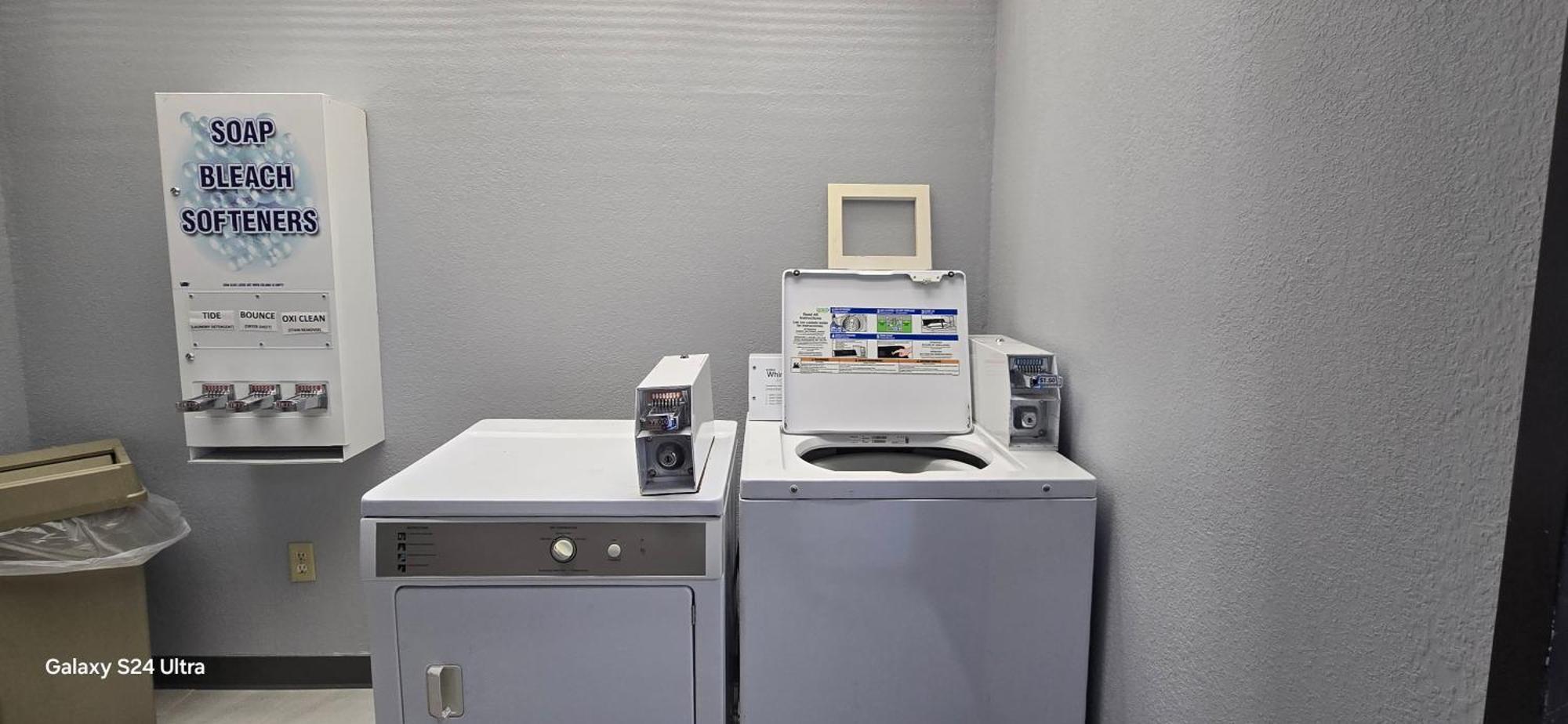 Quality Inn & Suites Manhattan Esterno foto