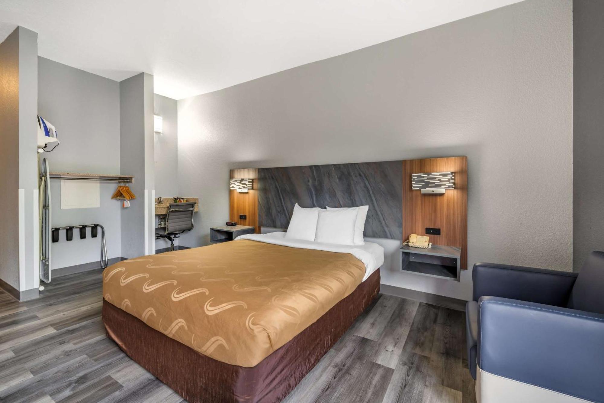Quality Inn & Suites Manhattan Esterno foto