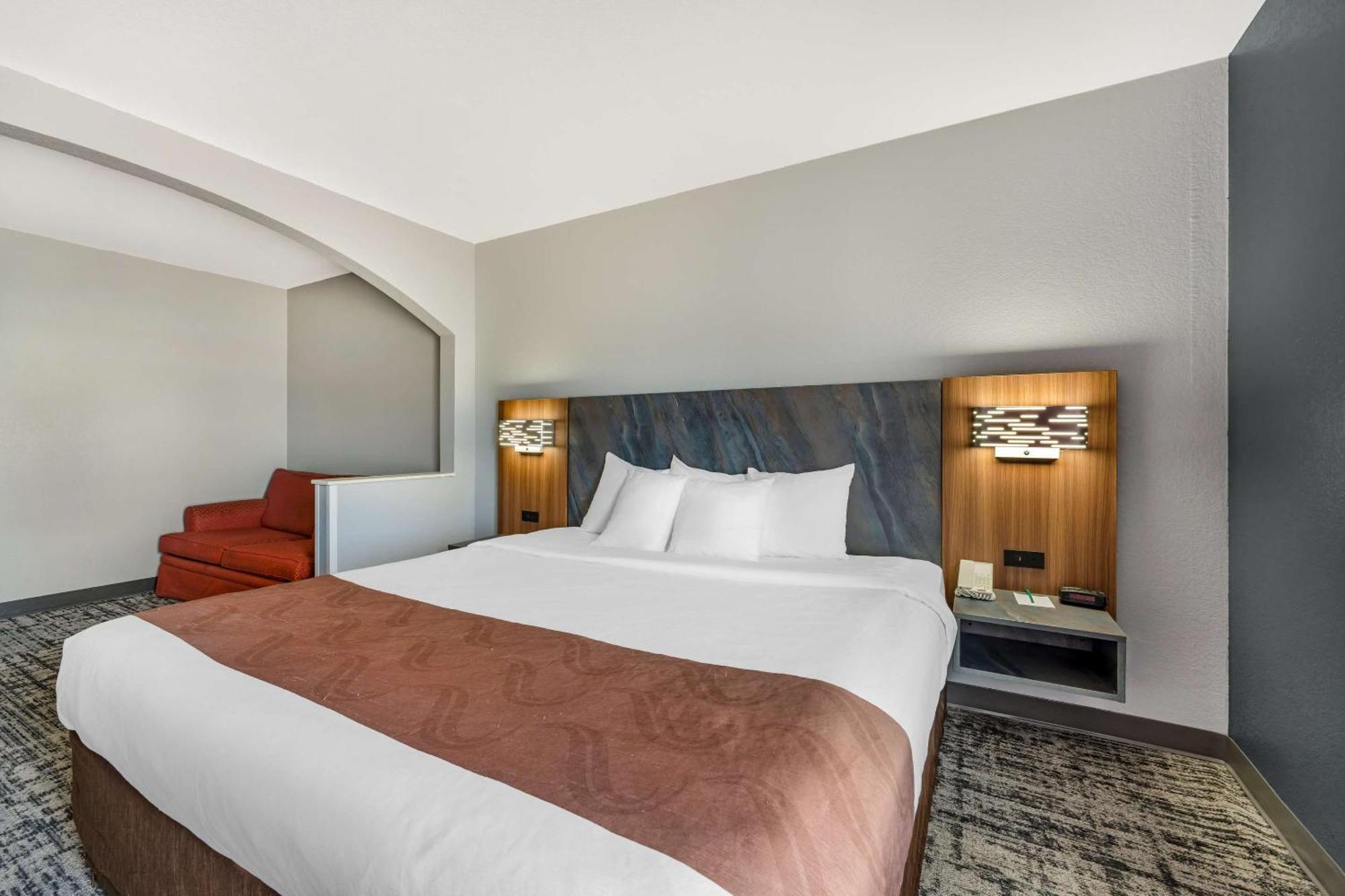Quality Inn & Suites Manhattan Esterno foto