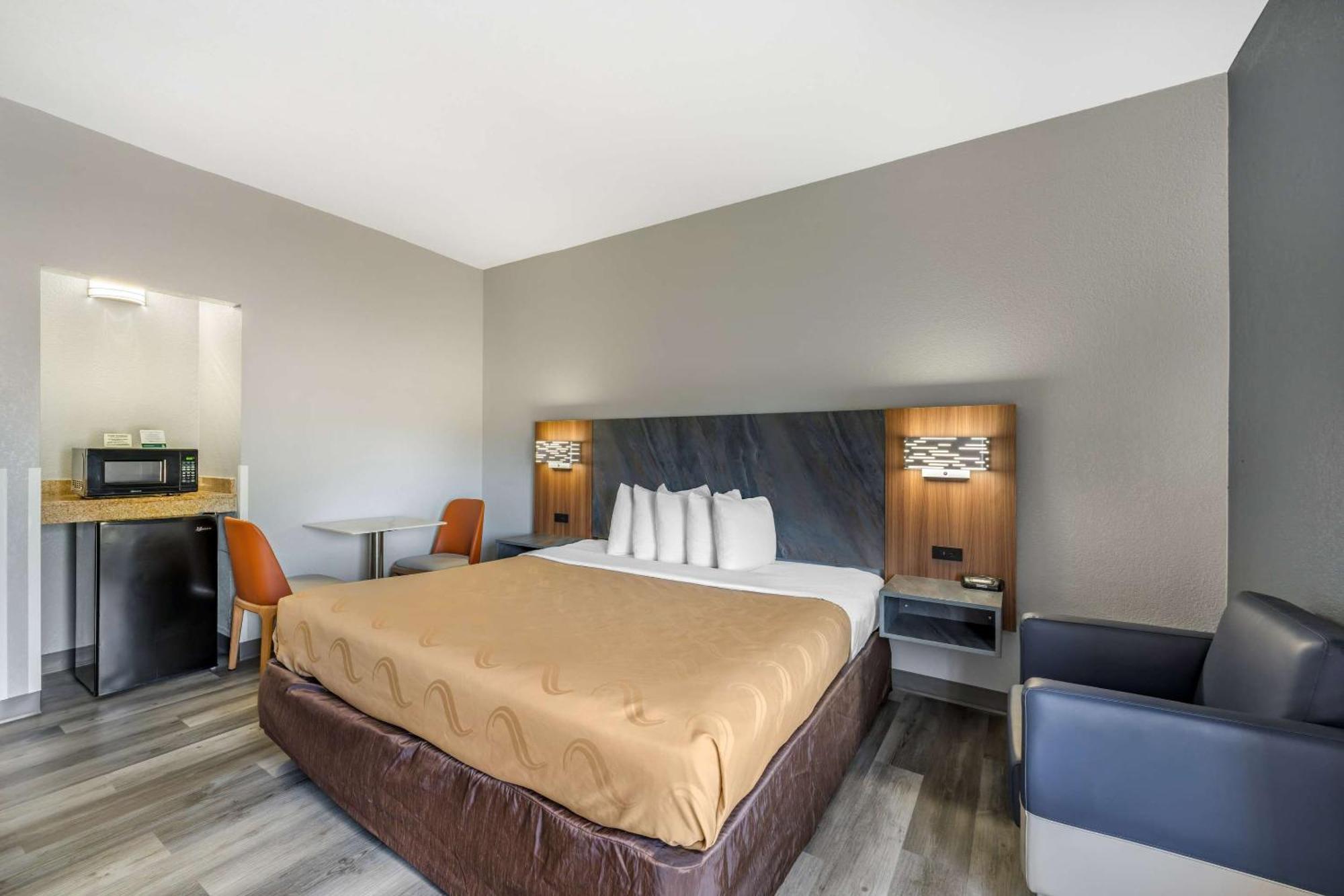 Quality Inn & Suites Manhattan Esterno foto