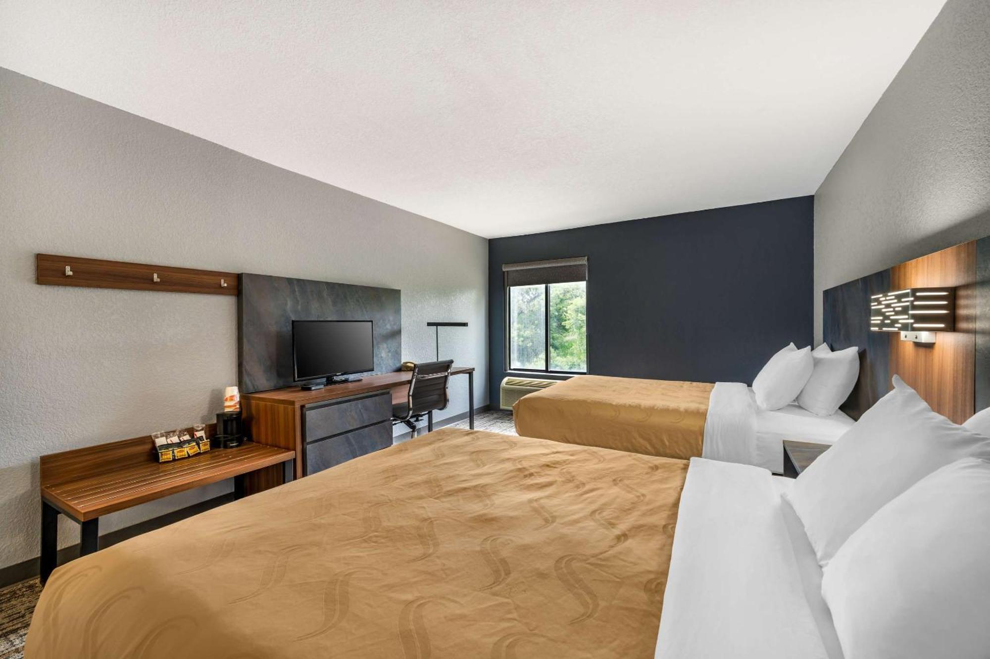 Quality Inn & Suites Manhattan Esterno foto