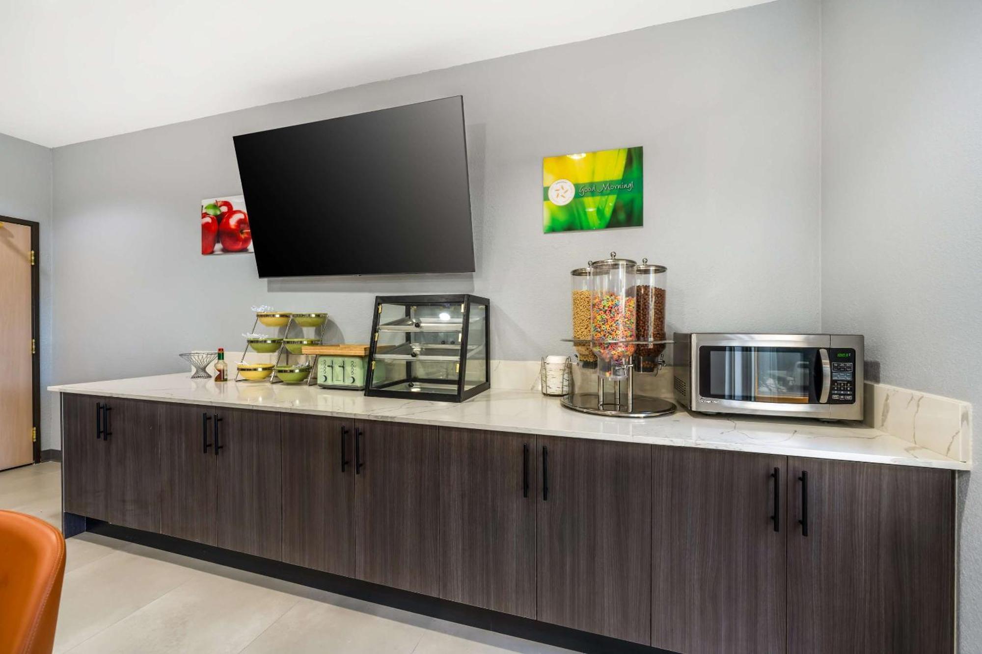 Quality Inn & Suites Manhattan Esterno foto