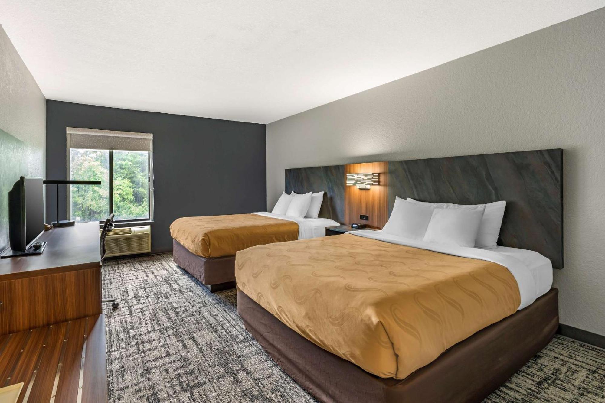 Quality Inn & Suites Manhattan Esterno foto