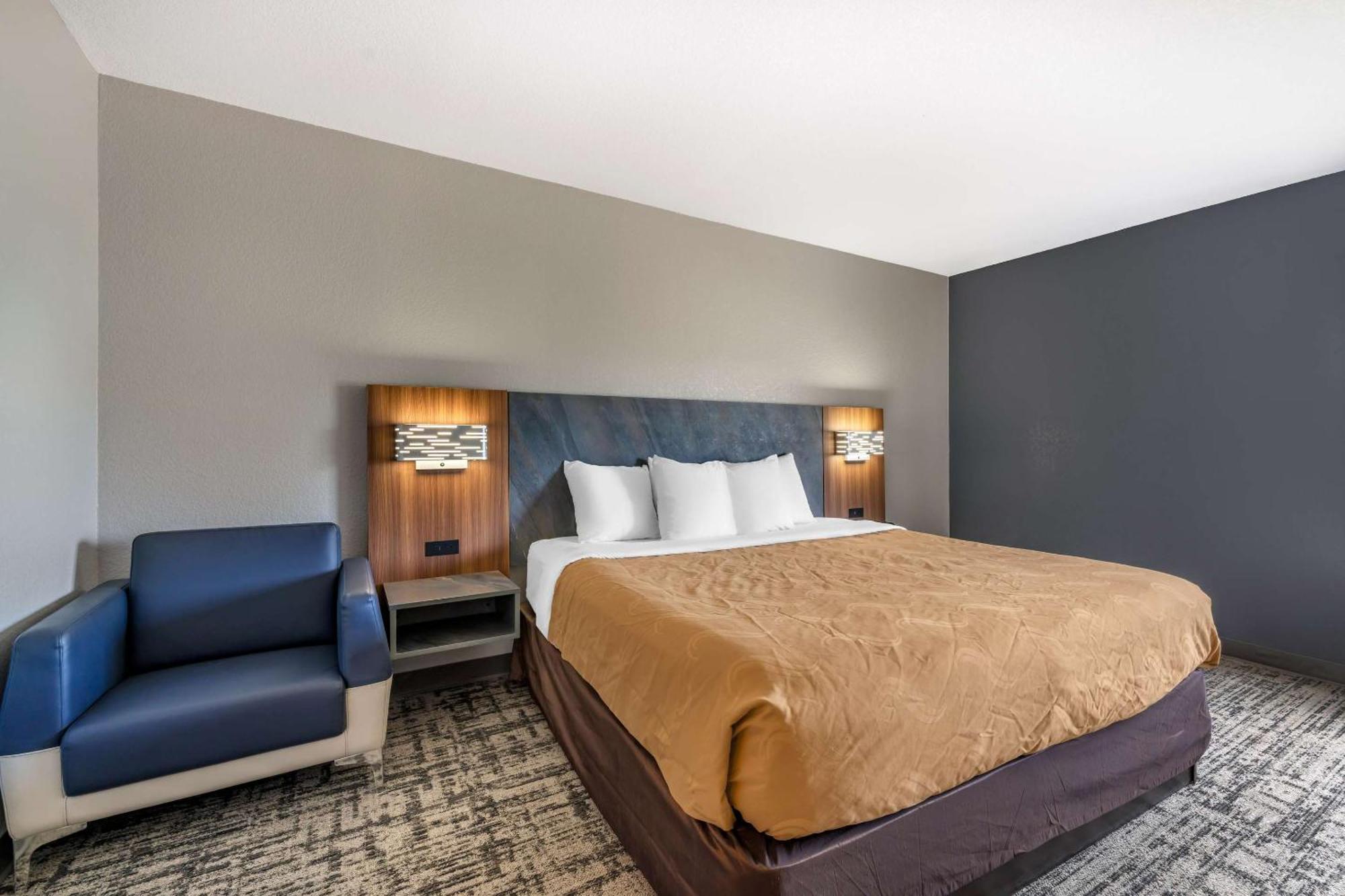 Quality Inn & Suites Manhattan Esterno foto