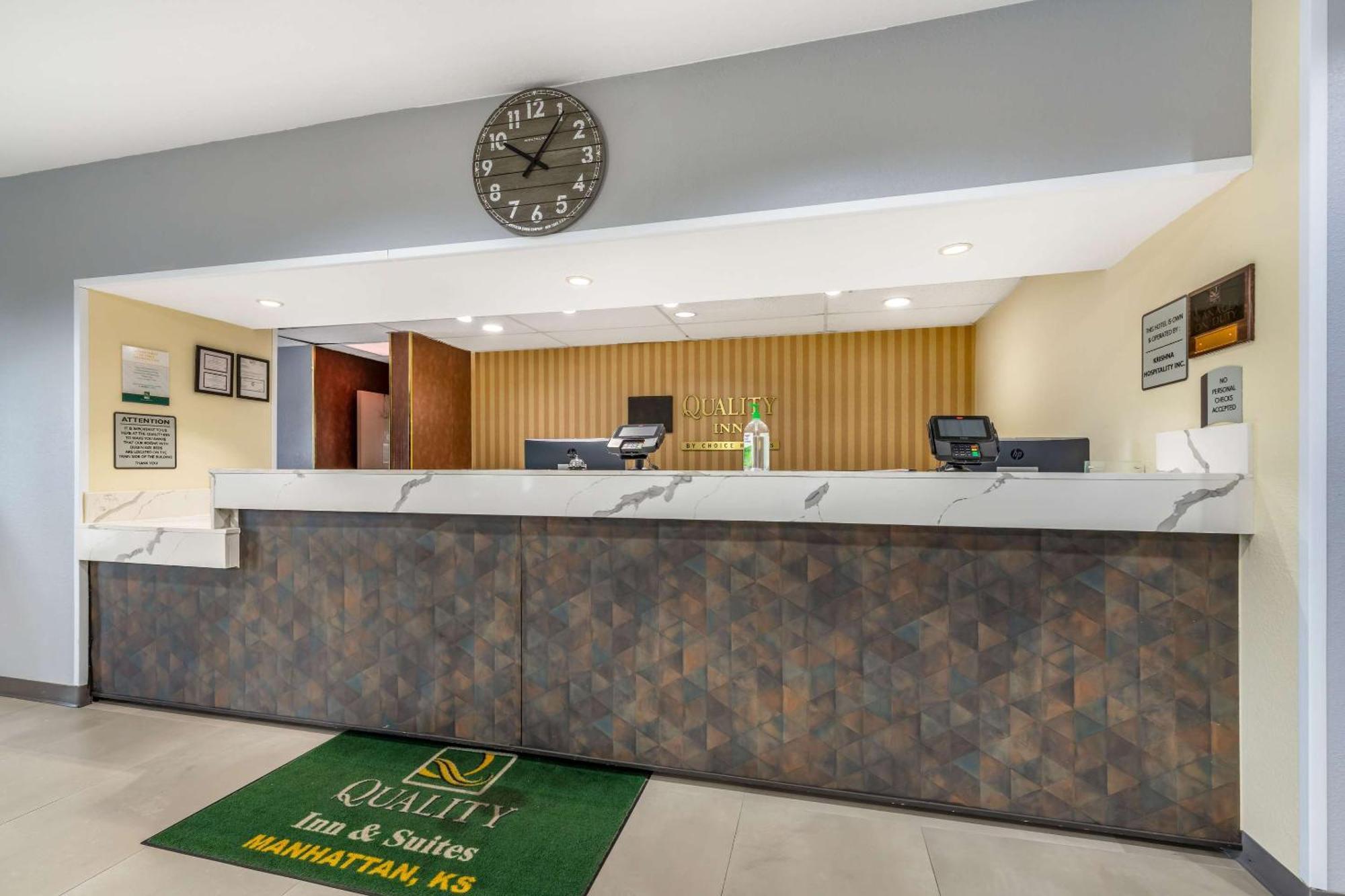 Quality Inn & Suites Manhattan Esterno foto